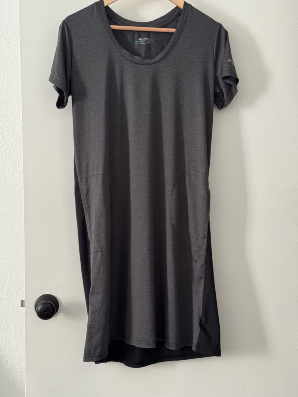 Columbia Gray Athletic T-Shirt Dress XS Short Sleeve Performance Hiking
